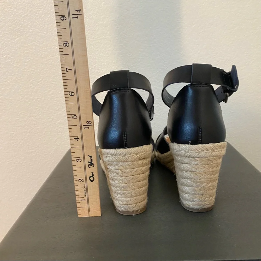 Universal Thread effortless espadrille